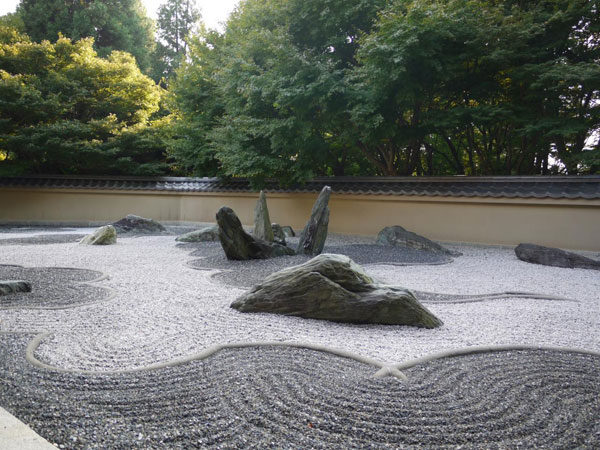 Японский сад у водокма
